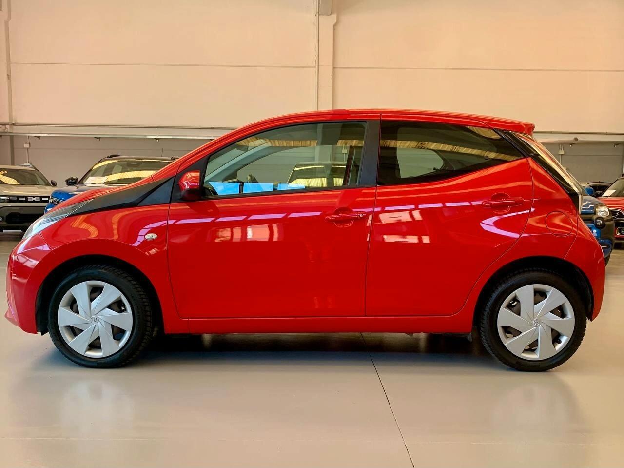 Toyota Aygo 1.0 VVT-i 69 CV 5 porte x-cool *PREZZO PROMO*