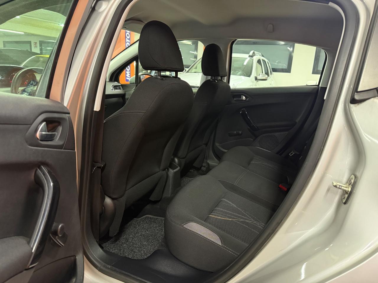 Peugeot 208 1.4 HDi 68 CV 5 porte Active