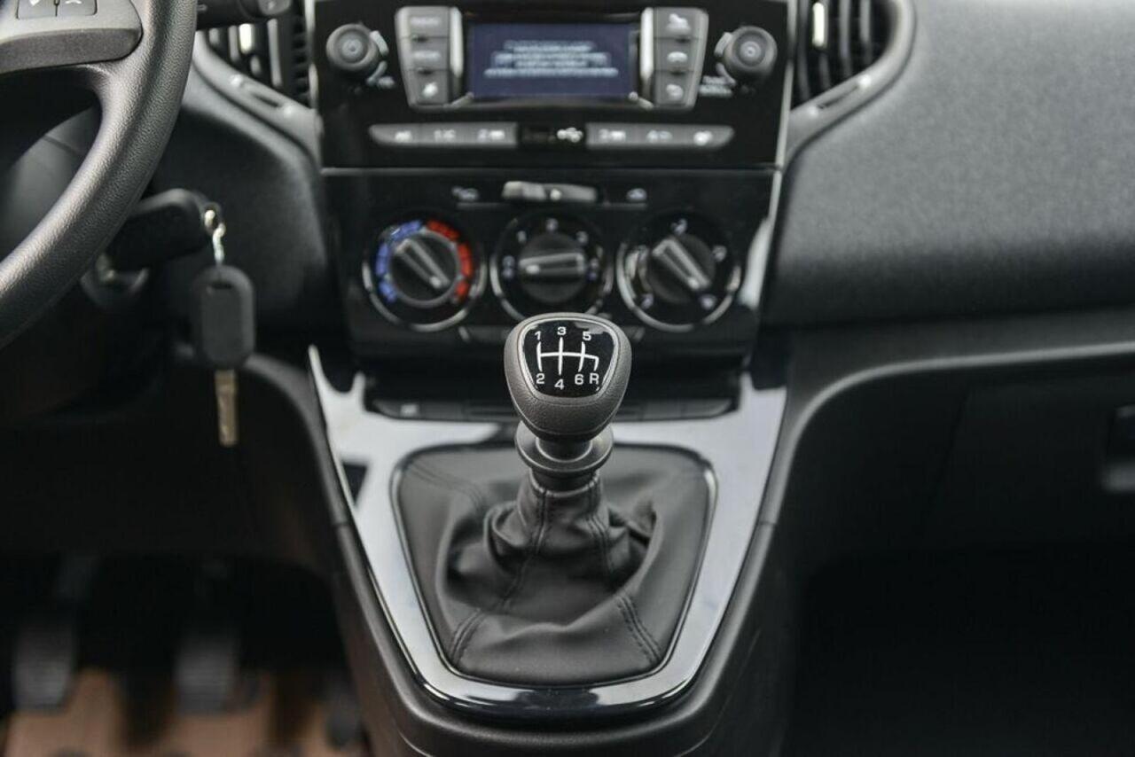 LANCIA Ypsilon III 2021 - Ypsilon 1.0 firefly hybrid Silver s&s 70cv
