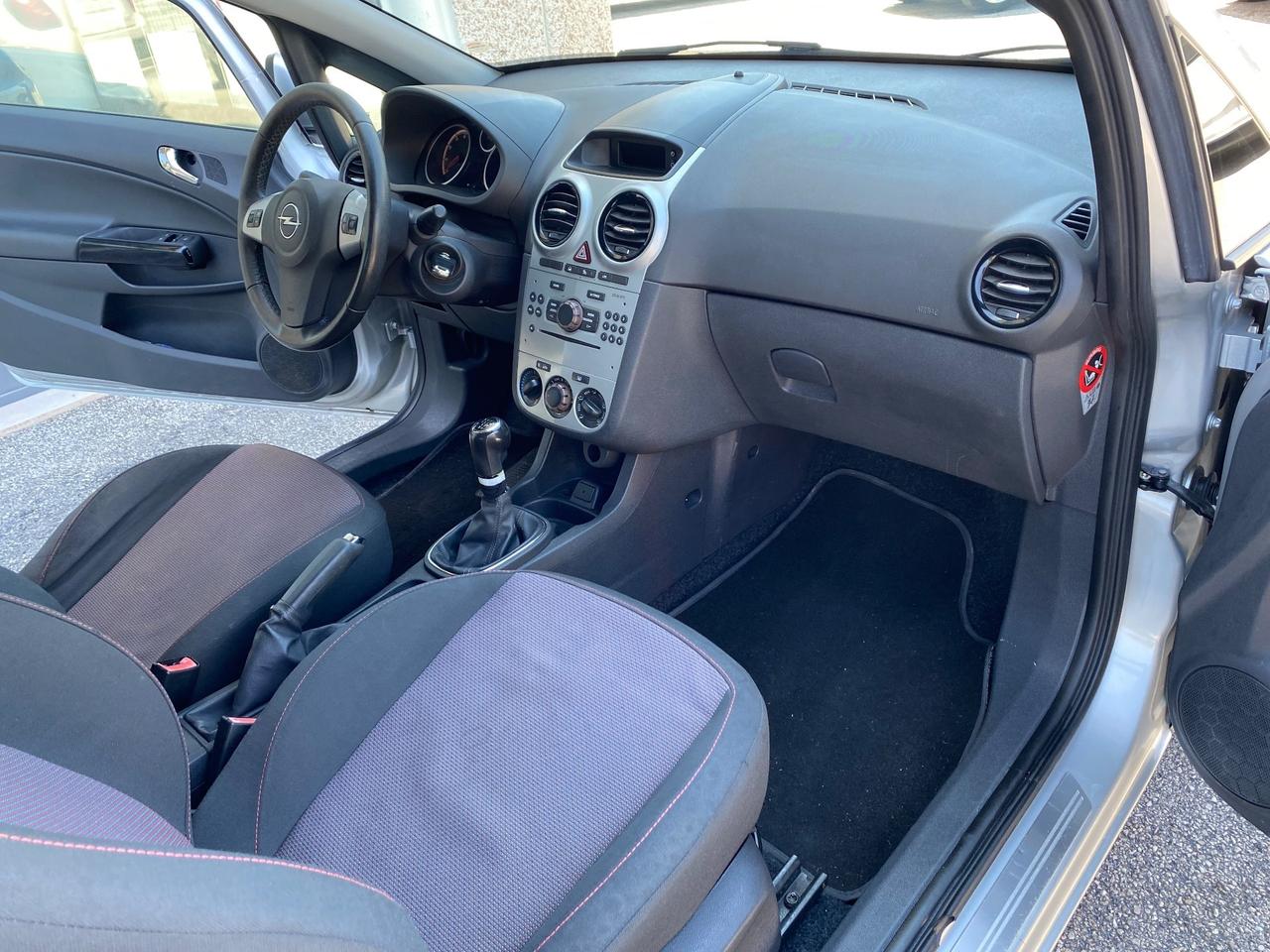 Opel Corsa 1.2 85CV 3 porte GPL - 2012