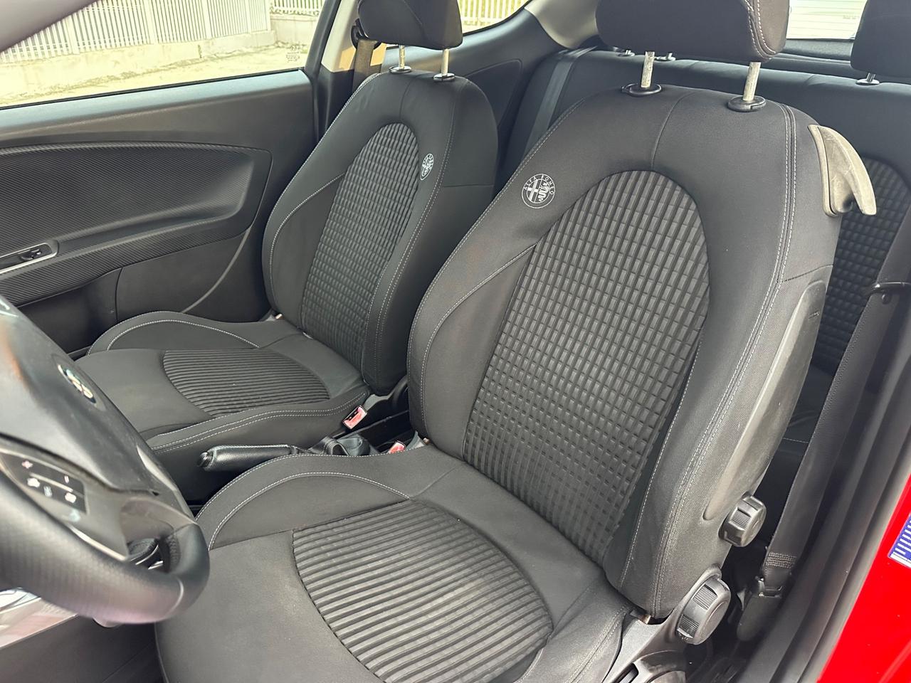 Alfa Romeo MiTo 2010 1.3 MJT 90CV Distinctive Sport Pack