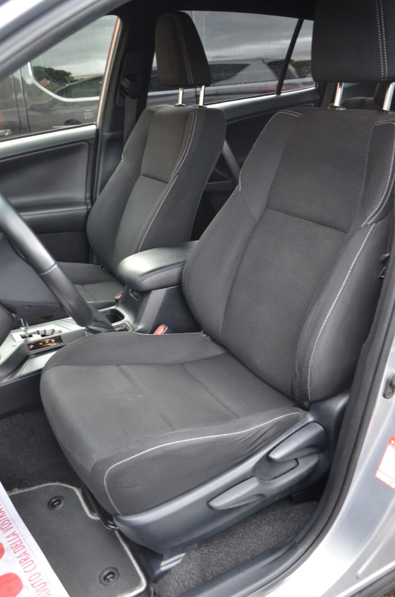 Toyota RAV 4 2.5 Hybrid 2WD Style