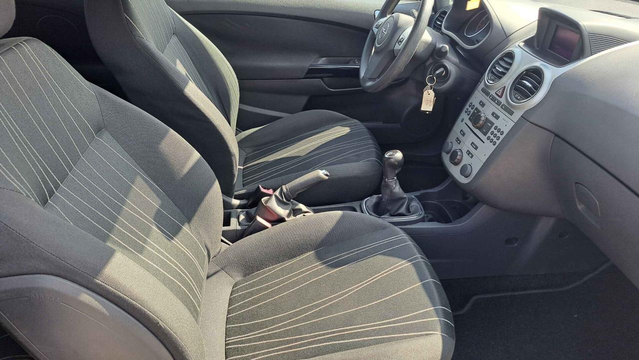 Opel Corsa 1.2 Benzina 80Cv Sport