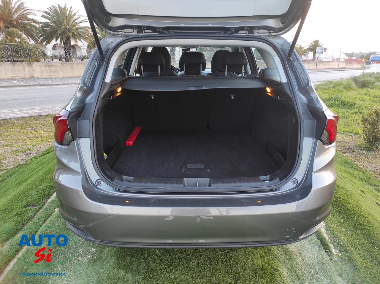 Fiat Tipo 1.6 Mjet - 120cv CAMBIO AUTOMAT