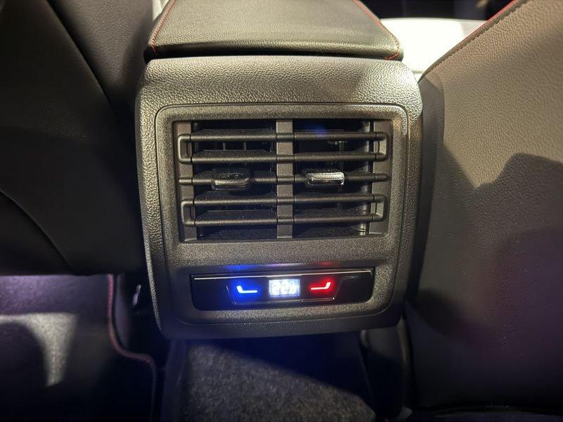 Volkswagen Golf GTI 2.0 TSI GTI