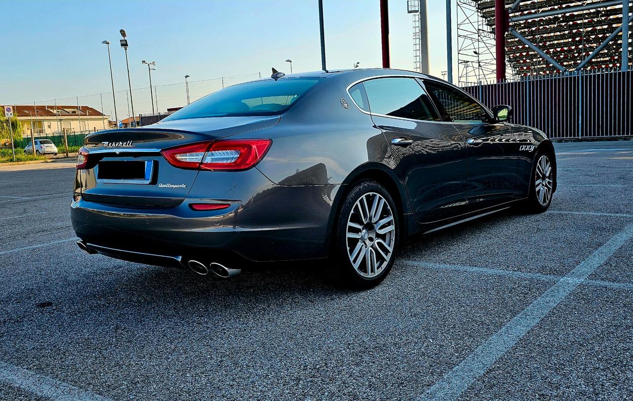 Maserati Quattroporte v6