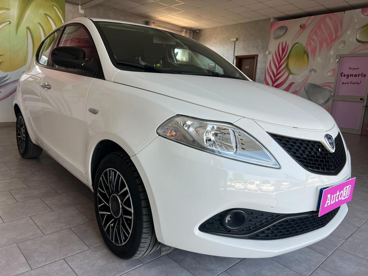 Lancia Ypsilon 1.2 69 CV 5 porte S&S Gold