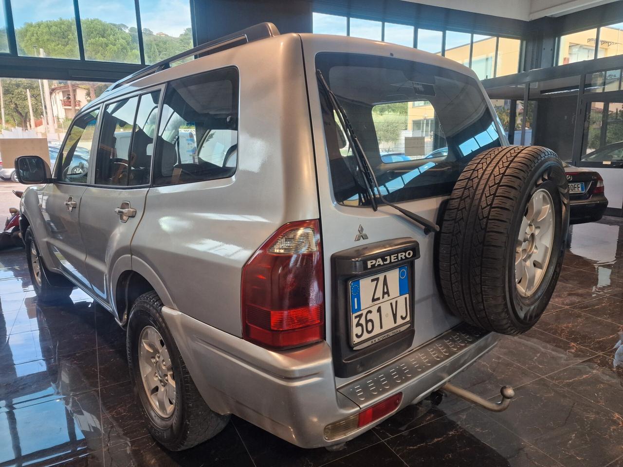 Mitsubishi Pajero 3.2 16V DI-D 5p. GLX 7 posti
