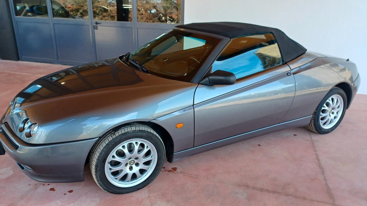 Alfa Romeo GTV Spider 2.0i 16V Twin Spark cat L