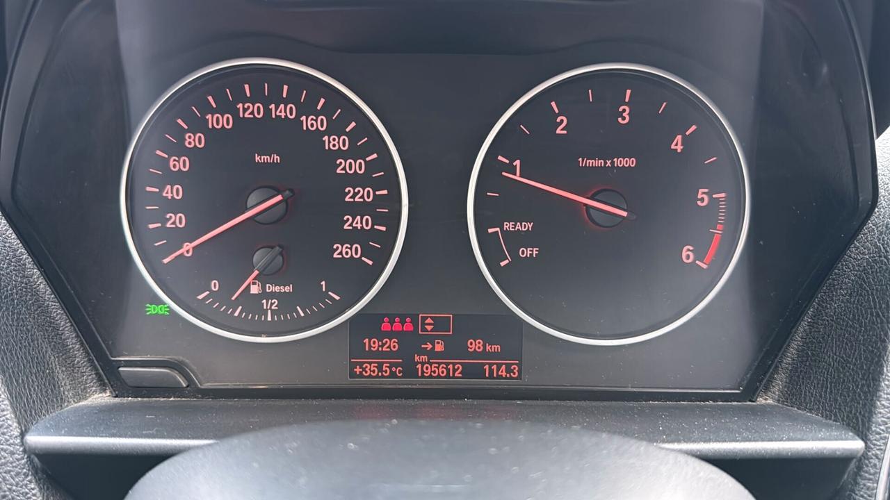 Bmw 116 116d 5p. Unique