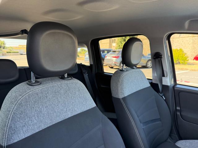 FIAT Panda 1.0 HYBRID CITY LIFE+CLIMATRONIC+SCHERMO+5POSTI