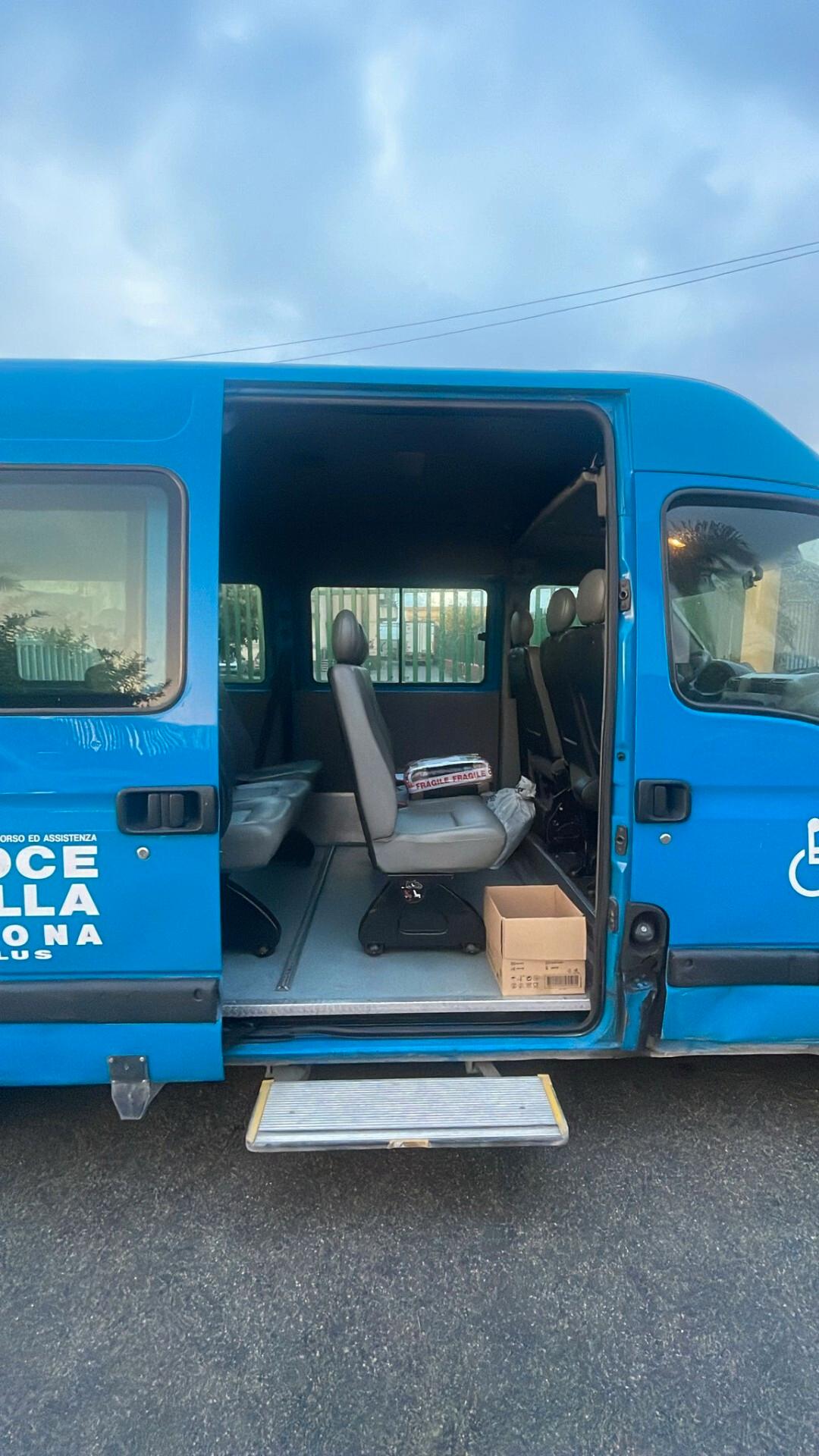 Opel 9 posti con pedana disabili