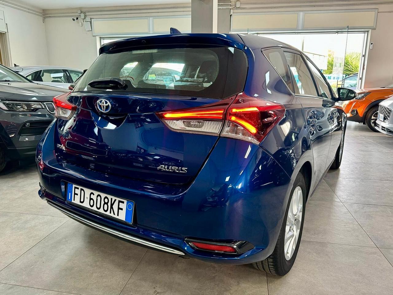 Toyota Auris Touring Sports 1.8 Hybrid Lounge