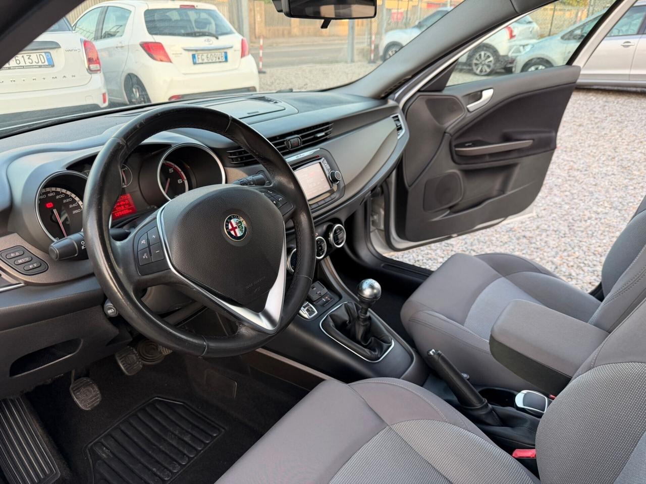 Alfa Romeo Giulietta 1.6 JTDm-2 105 CV SENSORI PDC CRUISE OK NEOPATENTATI