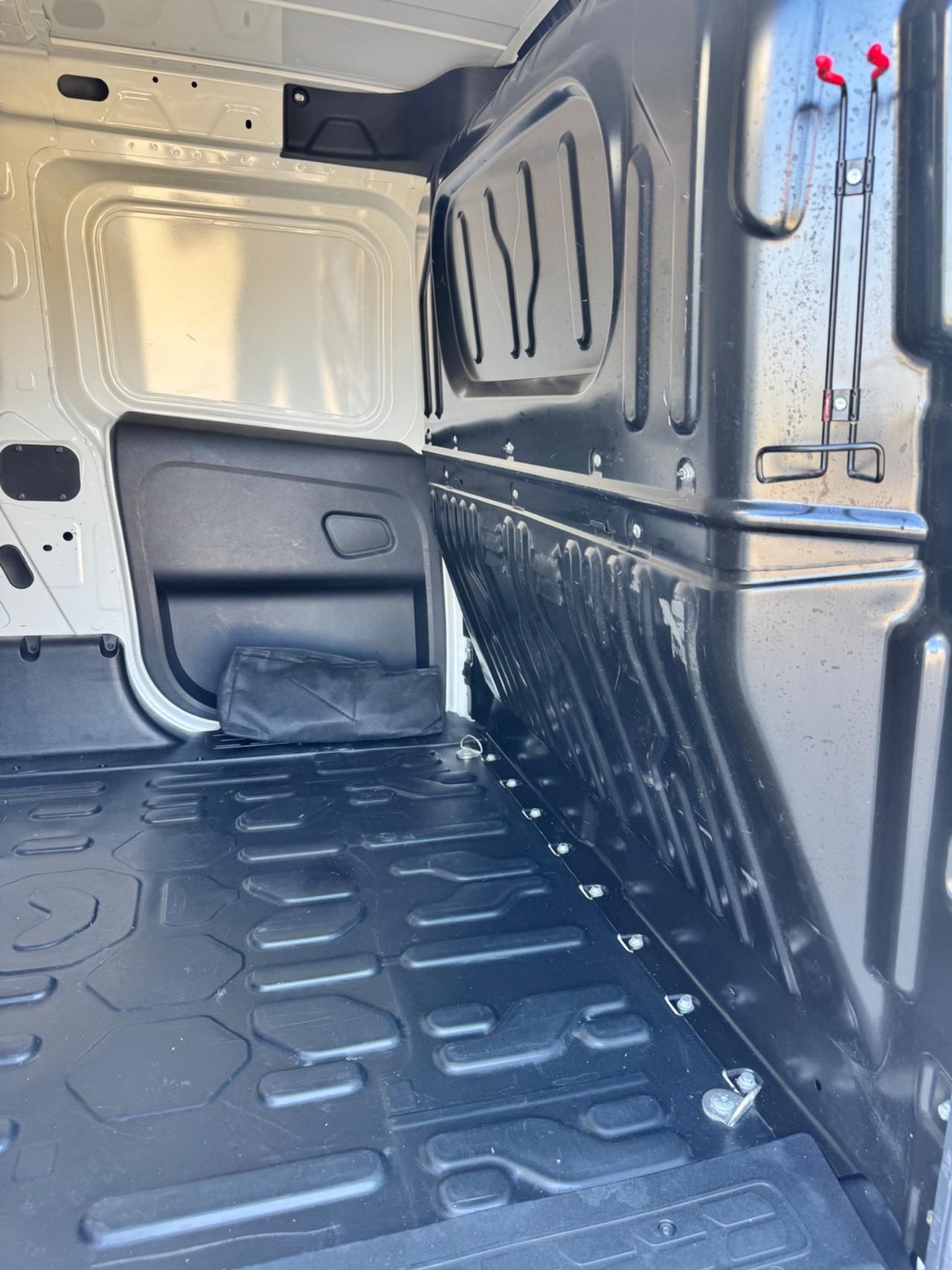 Fiat Doblo Doblò 1.4 T-Jet Natural Power PL-TN Cargo Maxi Lamierato