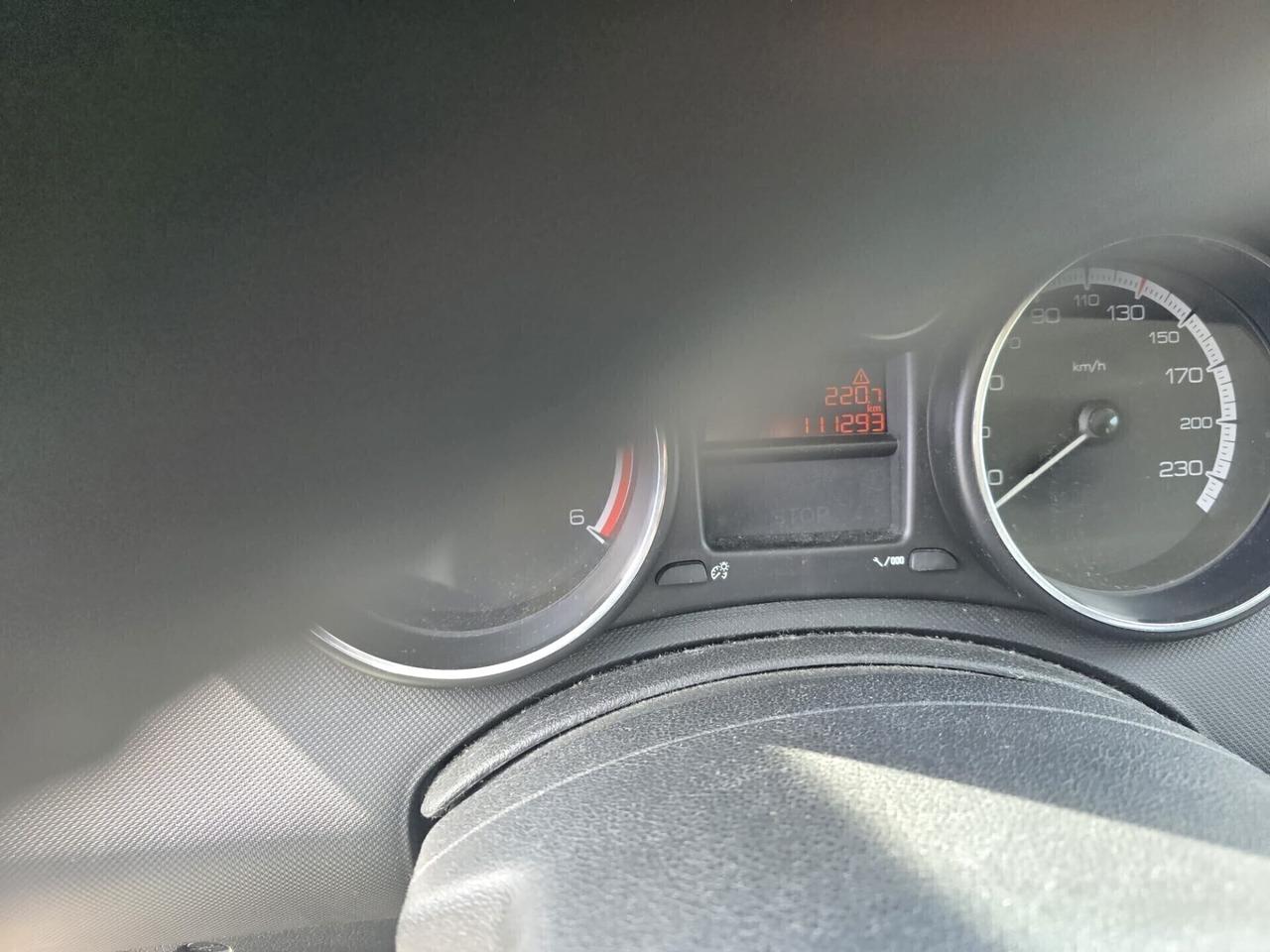 Peugeot 308 1.6 8V e-HDi 112CV Stop&Start robotiz.