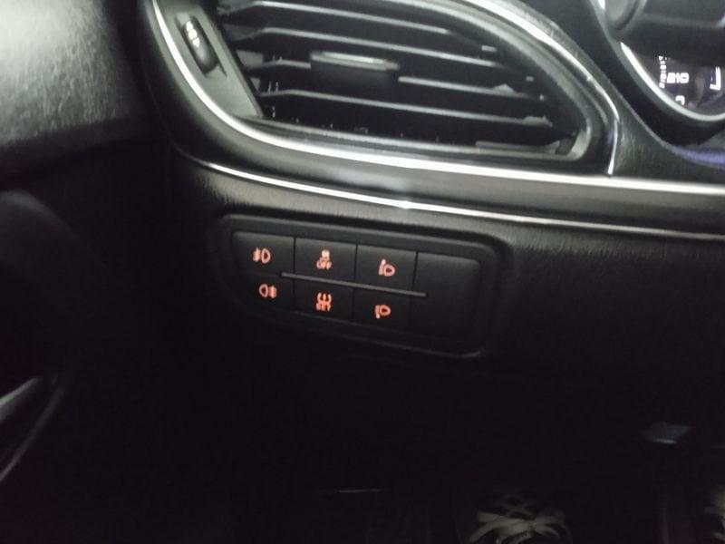 FIAT Tipo (2015-->) 1.6 Mjt S&S SW Lounge