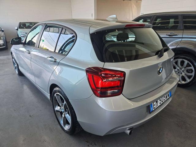BMW 118 Serie 1 F/20-21 2011 118d 5p Sport