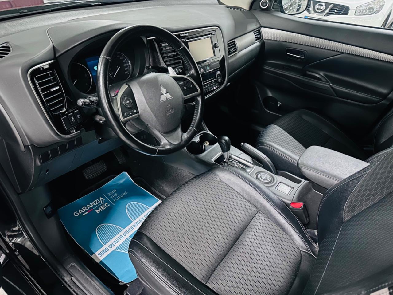 Mitsubishi Outlander 2.2 DI-D 4WD Intense