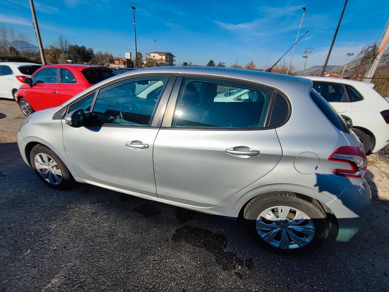 Peugeot 208 1.4 HDi 68 CV 5 porte Allure