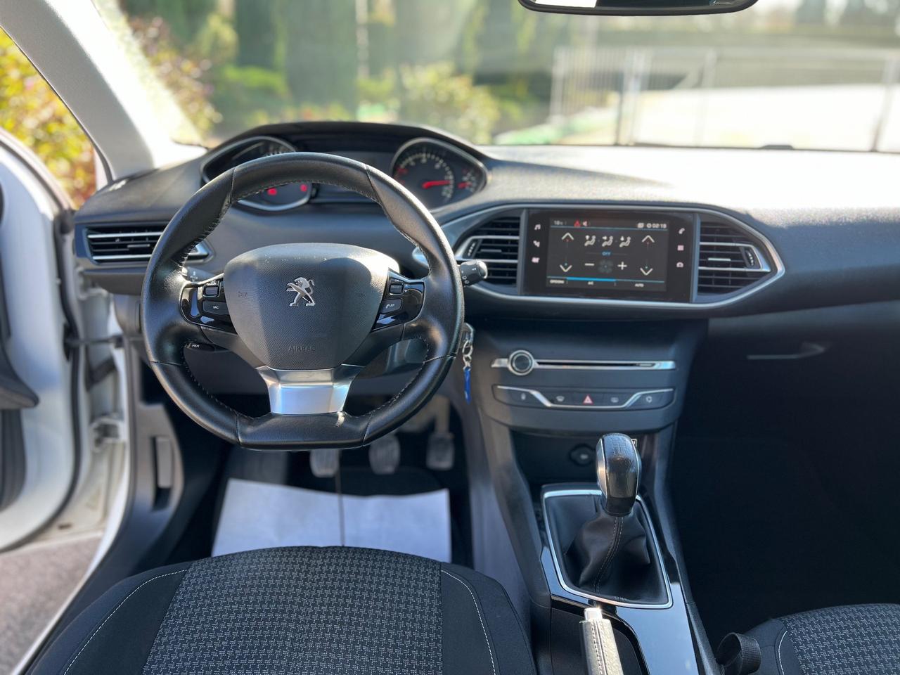 Peugeot 308 BlueHDi 100 NEOPATENTATI Business