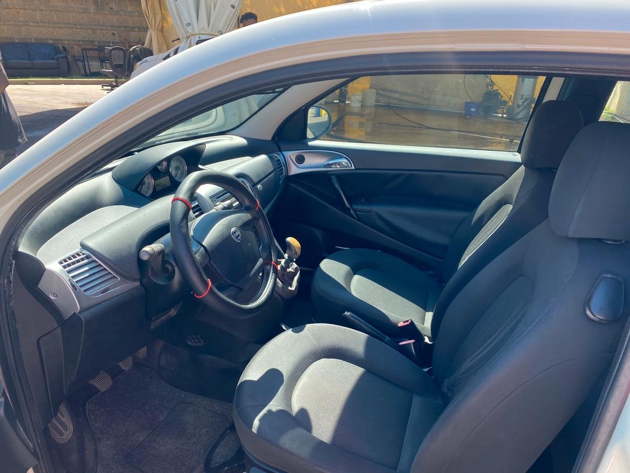 Lancia Ypsilon 1.2 69 CV Platinum