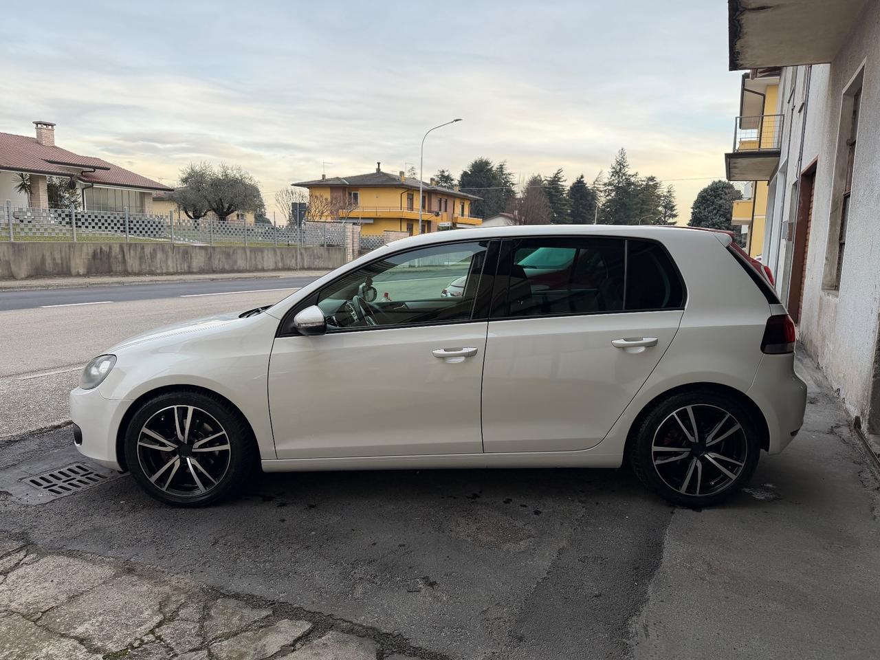Volkswagen Golf 2.0 TDI 140CV Highline alcantara