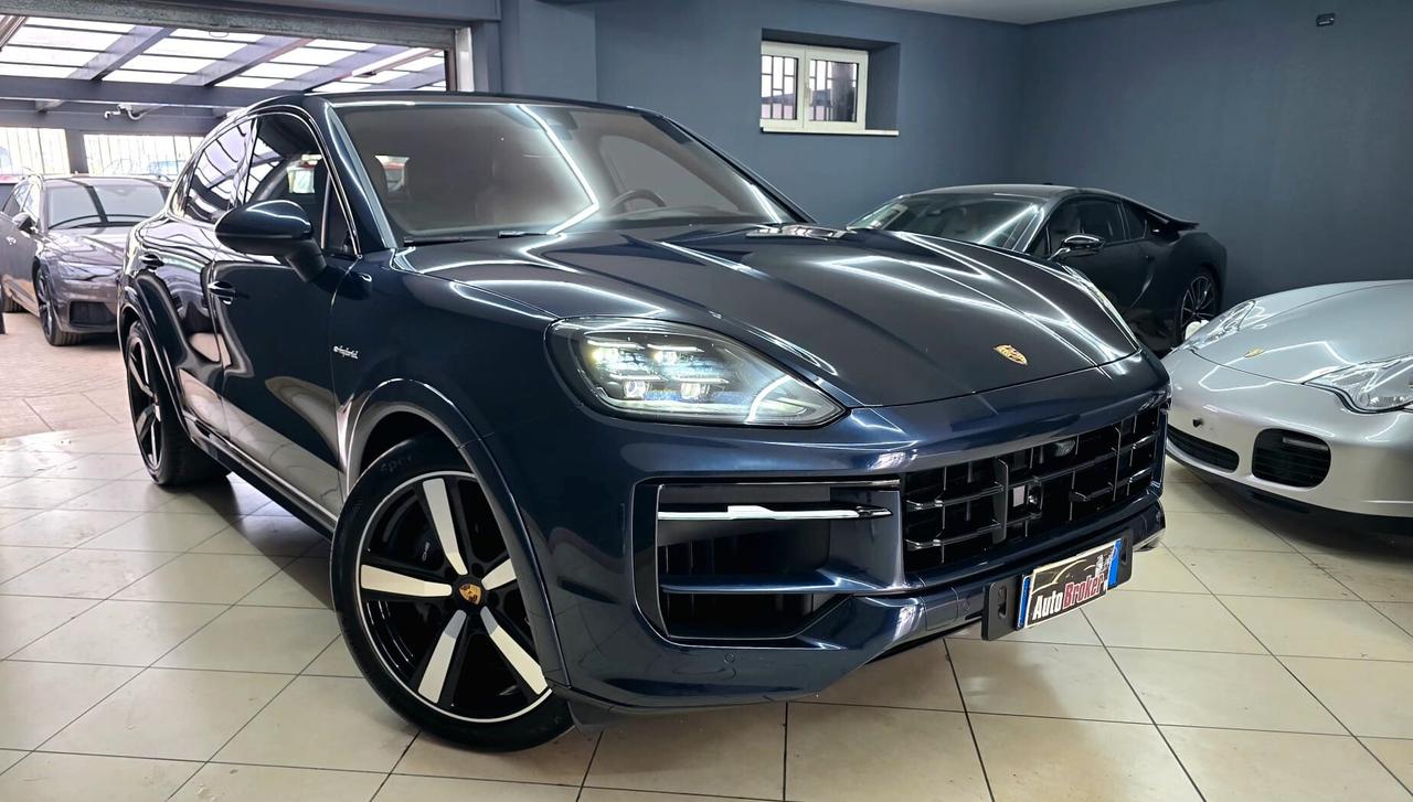 PORSCHE CAYENNE COUPE FACELIFT 3.0 E-HYBRID 470cv