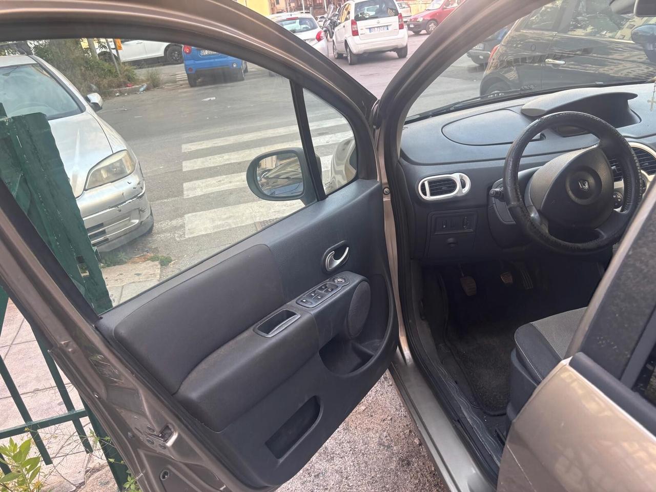 Renault Modus Grand 1.5 dCi 85CV Dynamique