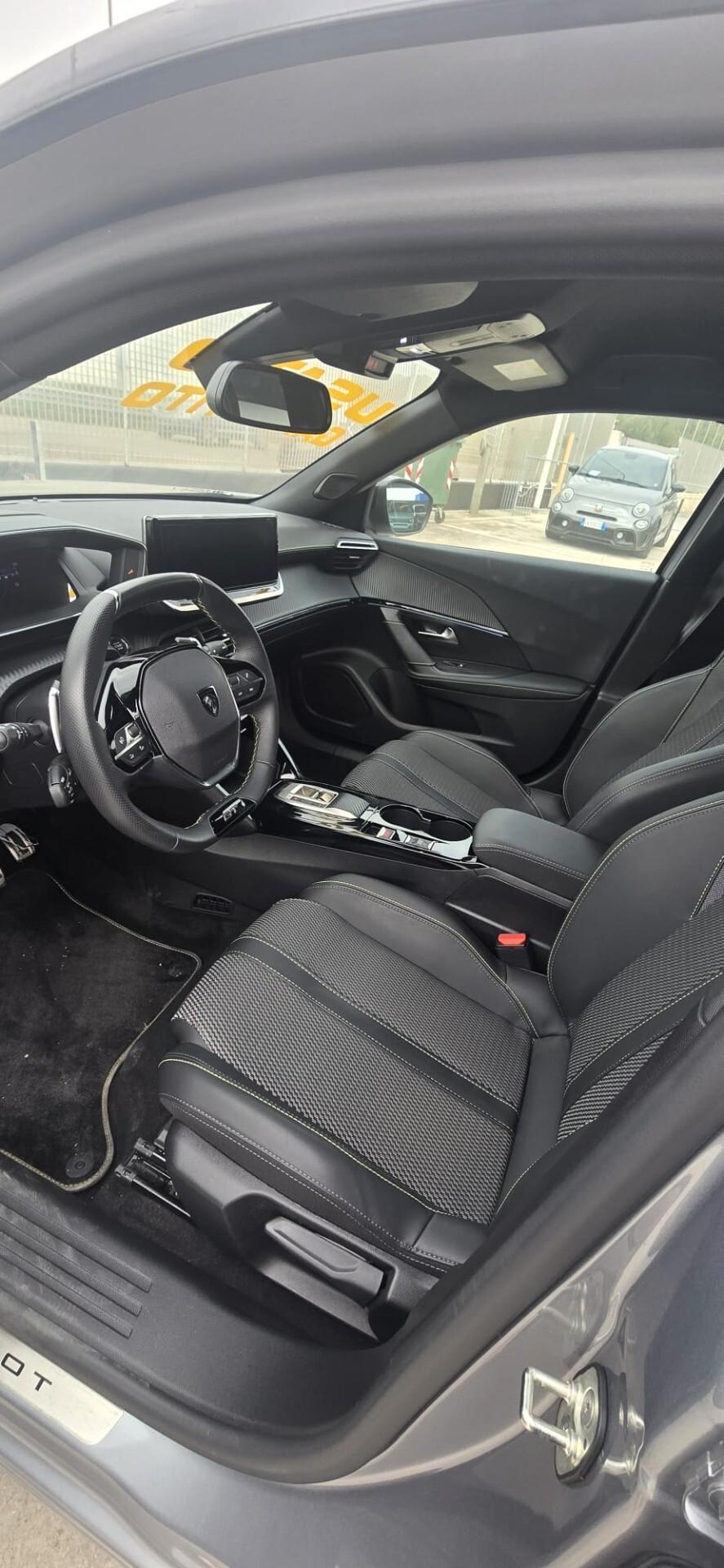 Peugeot 2008 II 1.2 hybrid GT 145cv e-dcs6