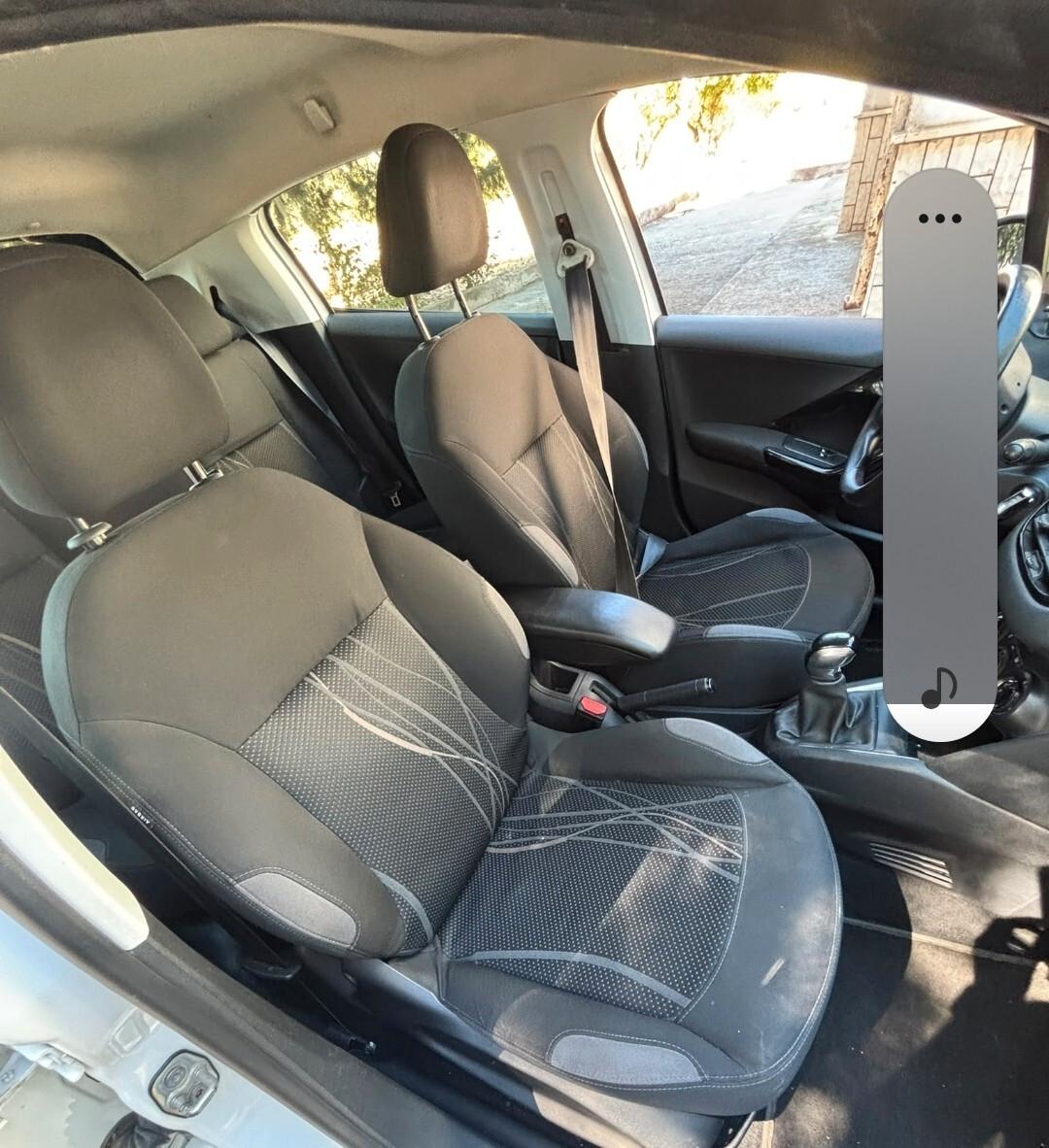 Peugeot 208 1.4 HDi 68 CV 5 porte Allure