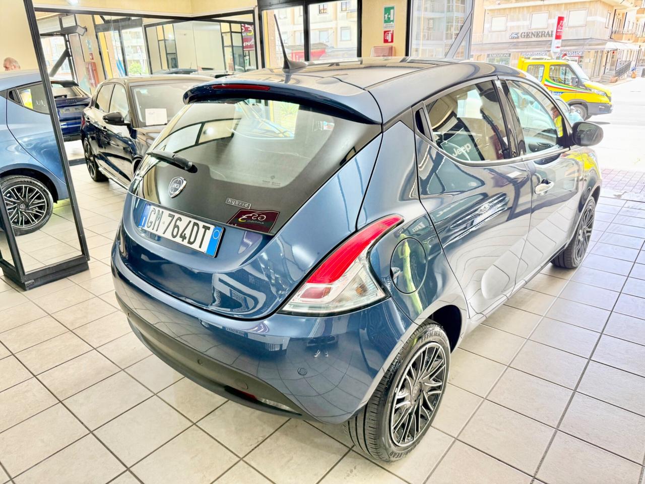 Lancia Ypsilon 1.0 FireFly 5 porte S&S Hybrid Gold