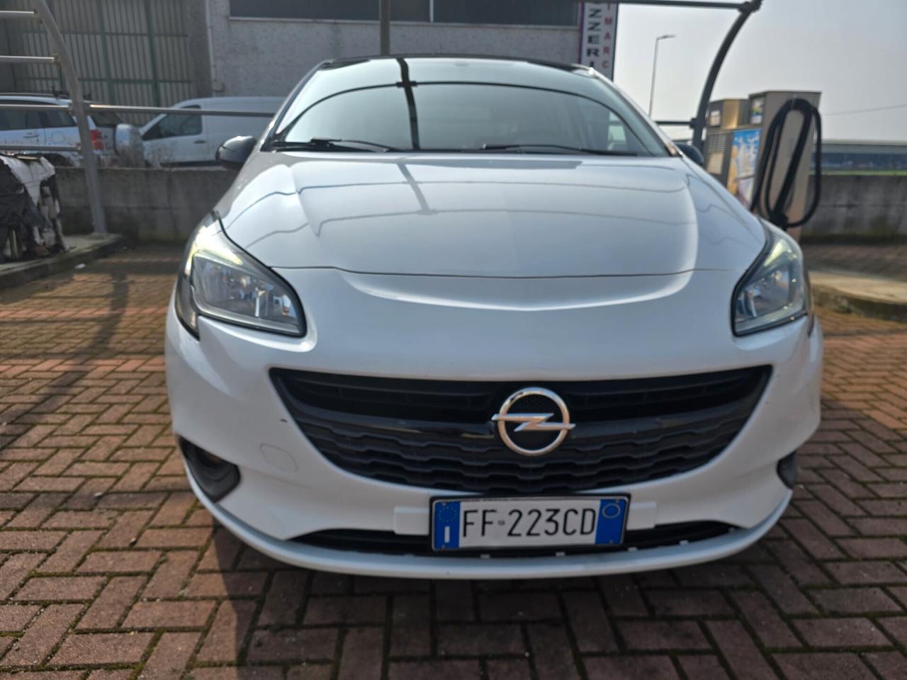 Opel Corsa 1.4 90CV GPL CASAMADRE , PERFETTA NEOPATENTATI