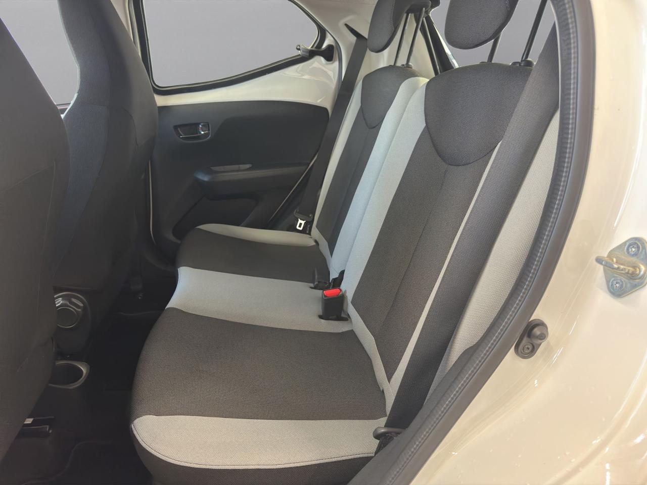 Toyota Aygo 5p 1.0 x-play my15