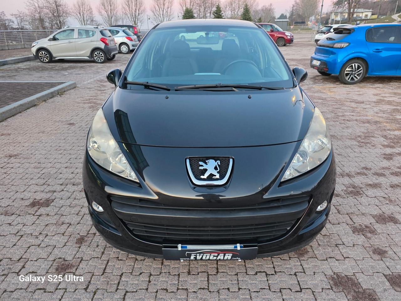 Peugeot 207 1.4 8V 75CV 3p. ONE Line