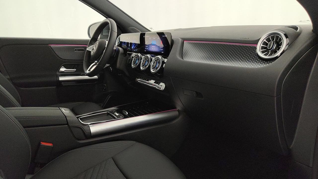Mercedes-Benz EQA 300 4MATIC