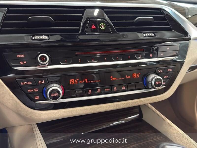 BMW Serie 5 G30 2017 Berlina Benzi 540i xdrive Luxury auto