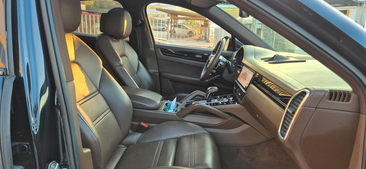 Porsche Cayenne Coupé 3.0 V6 E-Hybrid