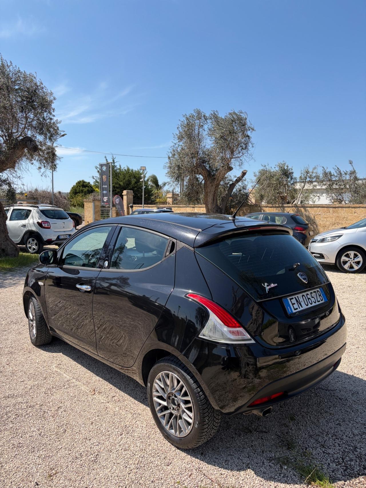 Lancia Ypsilon 1.2 69 CV 5 porte GPL Ecochic Gold