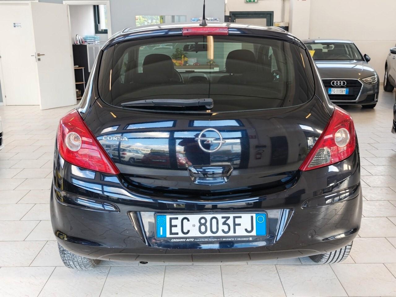 Opel Corsa 1.2 3 porte Club
