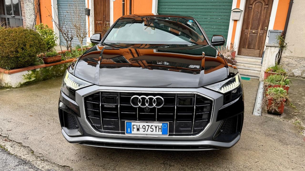 Audi Q8 50 TDI 286 CV quattro S-line INT/EST Tetto