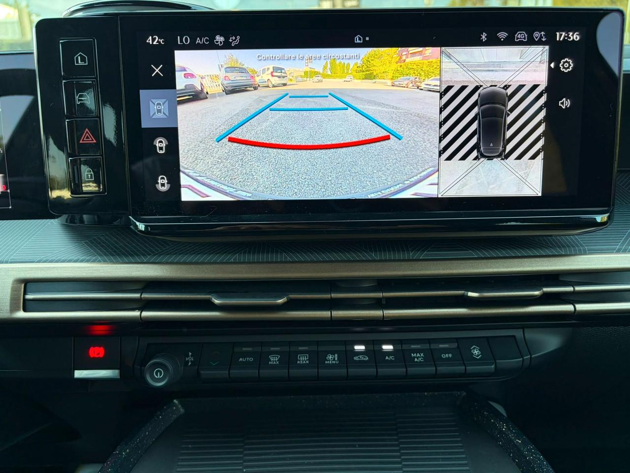 Lancia Ypsilon Hybrid e-DCT LX