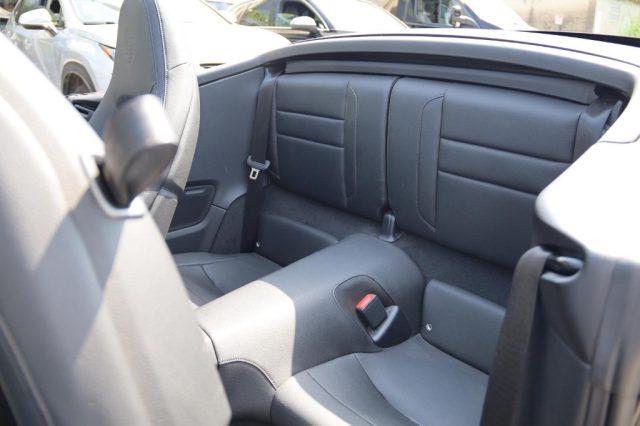 PORSCHE 911 992 Carrera 4 Cabriolet