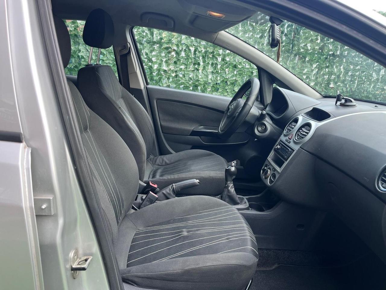 Opel Corsa 1.2 5 porte Cosmo