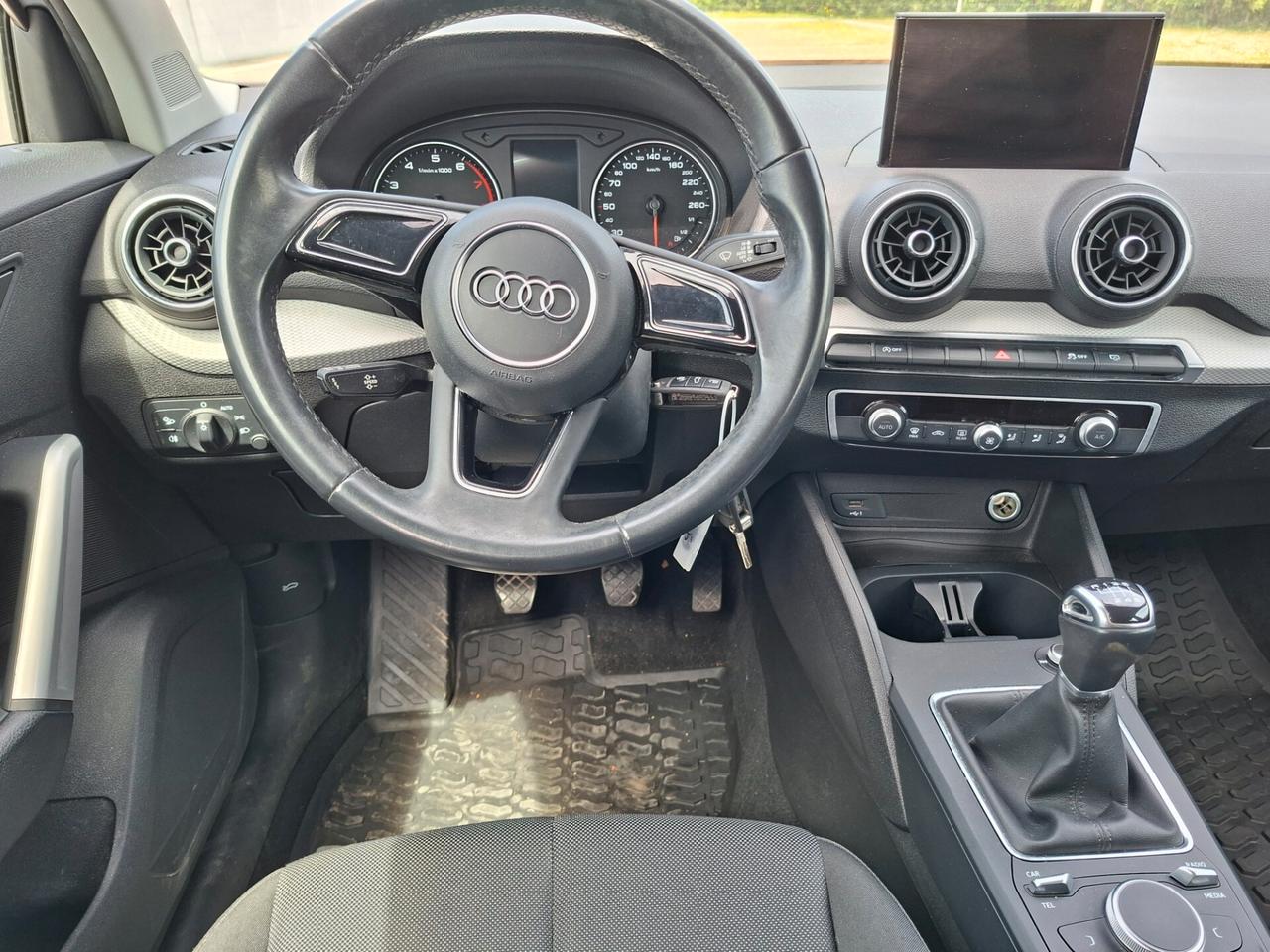 Audi Q2 35 TFSI Business