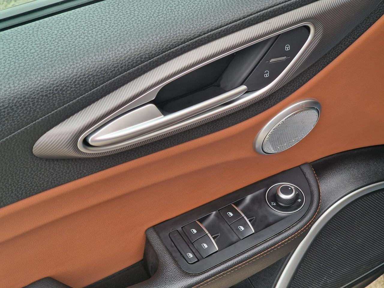 Alfa Romeo Giulia 2.2 Turbodiesel 150 CV AT8