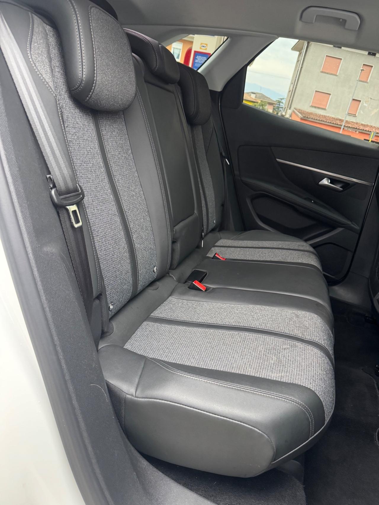 Peugeot 3008 PureTech Turbo 130 S&S EAT8 Allure