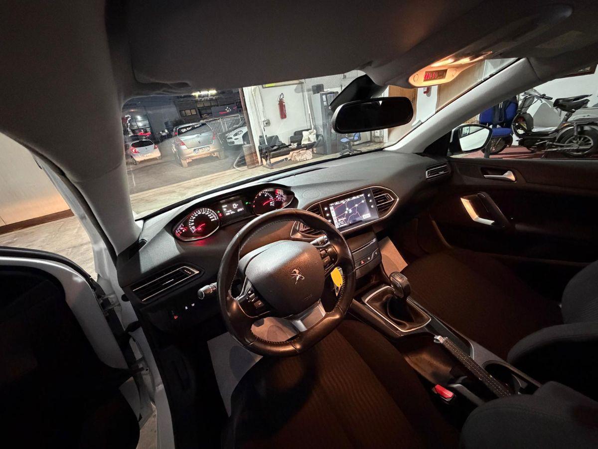 PEUGEOT - 308 - BlueHDi 100 S&S Business