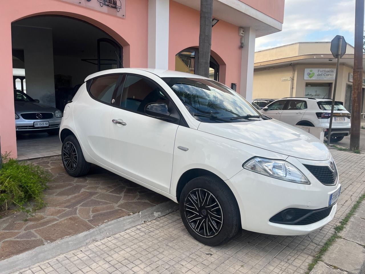 Lancia Ypsilon 0.9 TwinAir 85 CV 5 porte Metano Ecochic Gold