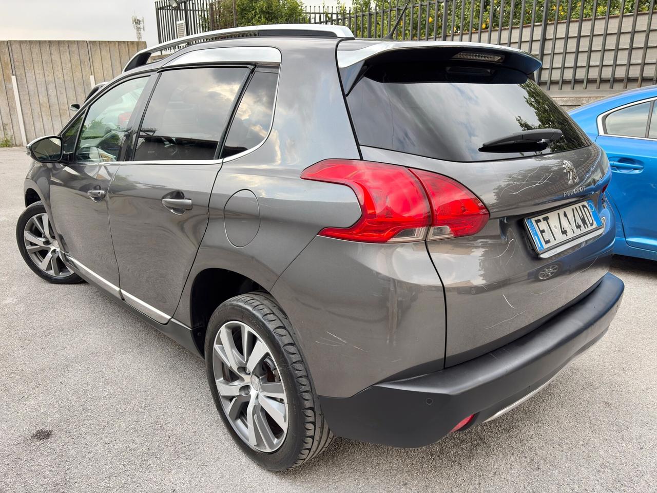 Peugeot 2008 1.6 HDI 92cv carrozzeria GRAFFIATA